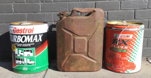 Lot 40 - 2 x Castrol 20L Turbomax Motor Oil Tins & 1951 Petrol Can w War Dep