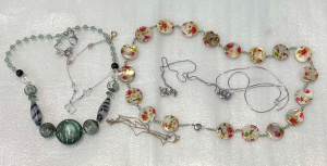 Lot 65 - Group costume jewellery - Murano necklaces, pendant, chains etc