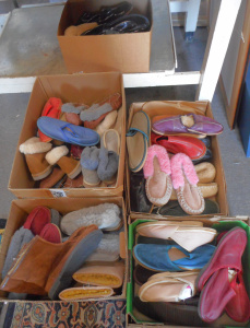 Lot 92 - 5 x Boxes as-new pairs of shoes - Ugg boots, moccasins, and slip-ons