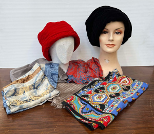 Lot 155 - Group ladies accessories - red & black vintage velvet hats incl Gr