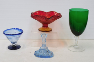 Lot 229 - 4 pces vintage Art Glass inc Amberina comport 11cm H, Royal Caribbean