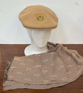 Lot 246 - 2 pces Mens Vintage Accessories in Harrods Golf Shop Beige felt Golf C