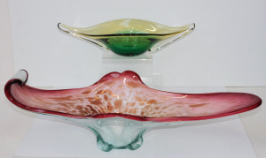 Lot 266 - 2 pces Vintage Art Glass Centrepiece Bowls inc Mid Century Amber &