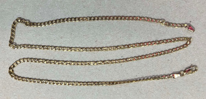 Lot 302 - 9ct gold flat curb link chain - 52cms L - TW 7 1 grms