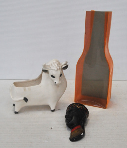 Lot 315 - Group lot Modernist items - 1970s Holt Howard Bull shaped ceramic Plan