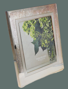 Lot 178 - Vera Wang - Wedgwood Blanc Sur Blanc photo frame 25 x 20cm