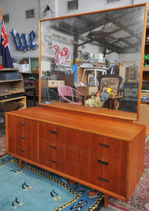 Lot 113 - Mid Century Unmarked Parker Wooden Dresser w Large Mirror - Total Heig