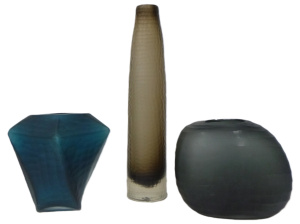 Lot 204 - 3 pces Faceted & Frosted Art Glass Cases inc Teal Blue Angled 20cm