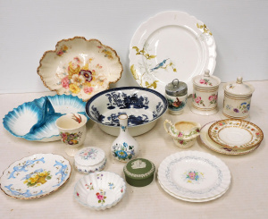 Lot 208 - Group lot English China inc Shelley fluted pin dish Wedgwood Sage Jasp