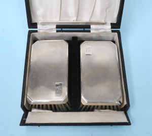 Lot 260 - Boxed SSilver Gents toilet Brushes (2) & Comb holder - hmarked Bha