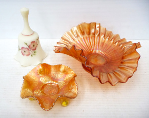 Lot 299 - 3 x Vintage Glass items inc Fenton Bell with hand painted flowers, sig