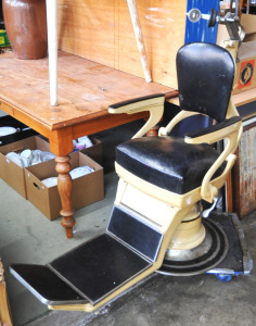 Lot 5 - Vintage c1930s - 40s Dentist Chair - Branding marked for Woods Gibling L
