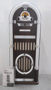 Lot 21 - Modern LENOX JB300 Bluetooth Jukebox Entertainment System w Manual &