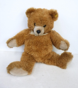 Lot 195 - 1980s Steiff Petsy Teddy Bear, tag to ear - No 0320 65, approx 65cm L