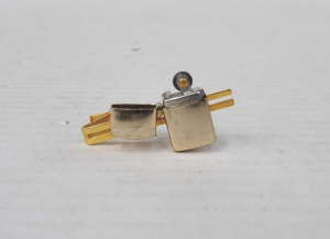 Lot 299 - Vintage Novelty Tie Clip w Mini Working Cigarette Lighter