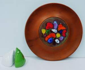 Lot 315 - 2 pces inc Bellini Italy Ceramic Stylised Green & White Mouse Salt