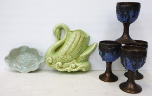 Lot 333 - Group lot - Australian Studio Pottery inc, 4 x Robert Beck Goblets wit