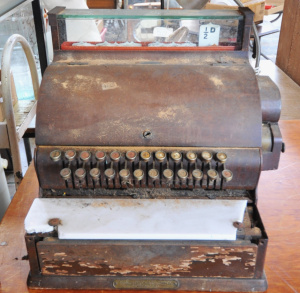Lot 100 - Vintage Pre Decimal Cash Register made by The National Cash Register C