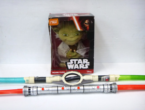Lot 117 - Group Lot Star Wars Items - incl Boxed Talking Yoda Plush Toy, Green &