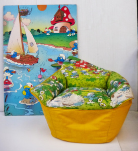 Lot 131 - 2 x Vintage Smurf Themed Items - incl Kids Sized 'Brava' Bean Bag &