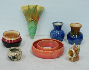 Lot 230 - Group lot Vintage Australian pottery inc Avonleigh Vases 10cm, Diana W