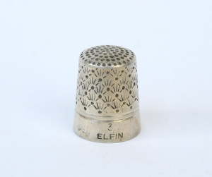 Lot 273 - Vintage Australian ELFIN Sterling Silver Thimble - Size 3 Marks sighte