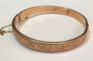 Lot 302 - Scandia 9ct Rose Gold bangle - TW 10 2 grms approx