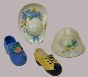 Lot 309 - Group lot of vintage Pottery wall pockets inc West Coast Hat Vase, S