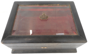 Lot 311 - Vintage lockable leather-covered lined Presentation Box, 20x28cm
