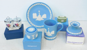 Lot 323 - Group lot of English ceramics inc Wedgwood Jasperware - Tri Colour Rou