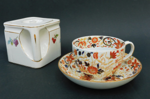 Lot 344 - 2 pces Wedgwood China inc c1800s Pearlware Japan Pattern Cups & Sa