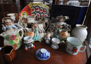 Lot 8 - Group lot - Mixed Vintage ceramic & Glass - Victorian Bisque Figural