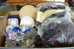 Lot 15 - 1 x boxes - Pretty China, large modern Crystal Paperweights & Napki