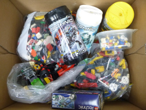 Lot 38 - Box lot - heaps Vintage & Modern Lego - Bionicles, Mini Figures, Te