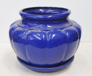 Lot 102 - Large blue Doulton Australia Jardinire & saucer