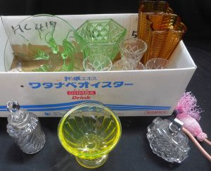 Lot 112 - Group lot of Vintage coloured glass and crystal, incl Uranium Glass Bo