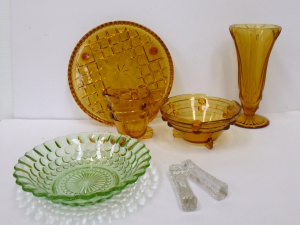 Lot 156 - Group lot of mostly Art Deco Coloured Glass inc, amber creamer &