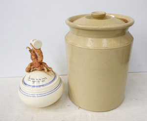 Lot 210 - 2 x Pieces - Large vintage Bennetts 1 5 Gallon Australian Pottery lidd