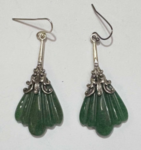 Lot 292 - Pair earrings with silver set green jade drops