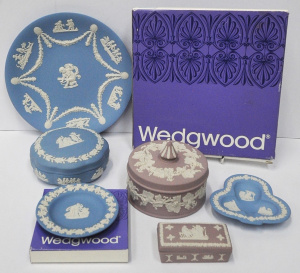Lot 340 - Group lot of vintage Wedgwood Jasperware inc Lilac Grape & Vine ro