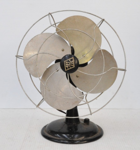 Lot 122 - Vintage 1930s Australian Black Bakelite Adjustable Table Fan made by M