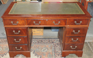 Lot 128 - Vintage small sized c1980s Georgian Style Twin Pedestal Desk - Mahogan