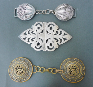 Lot 132 - 3 x Vintage Doubles sided belt buckles inc white metal filigree, brass