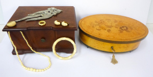 Lot 268 - Small lot of Jewellery related items inc, 2 x Boxes - Italian musical