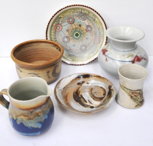 Lot 275 - Group lot - Australian Pottery - John Bosco Tipiloura Tiwi Pottery sha