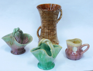 Lot 280 - 4 pces Vintage Australian Pottery inc Bendigo Ware twin handled vase 1