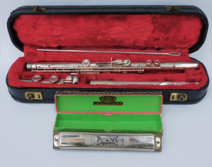 Lot 288 - 2 pces vintage musical instruments inc Cased the Edgware Boosey and Ha
