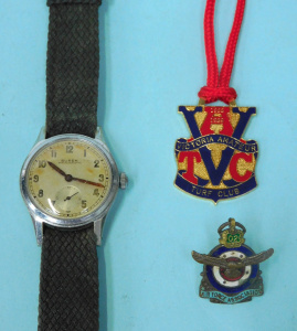 Lot 323 - Small lot - Vintage Mens Buren Shock Protected Manual Wing Watch (work