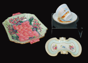 Lot 353 - Group lot vintage English China inc Maling ware Lustre oblong handled