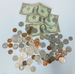 Lot 170 - Group lot vintage American Currency - Notes & Coins - one dollar n